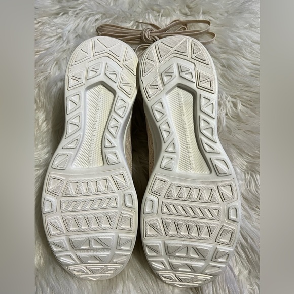 NIB APL Unisex Techloom Wave - Warm Silk/ Ivory - Men’s 8.5 or Women’s 10 - Picture 3 of 7